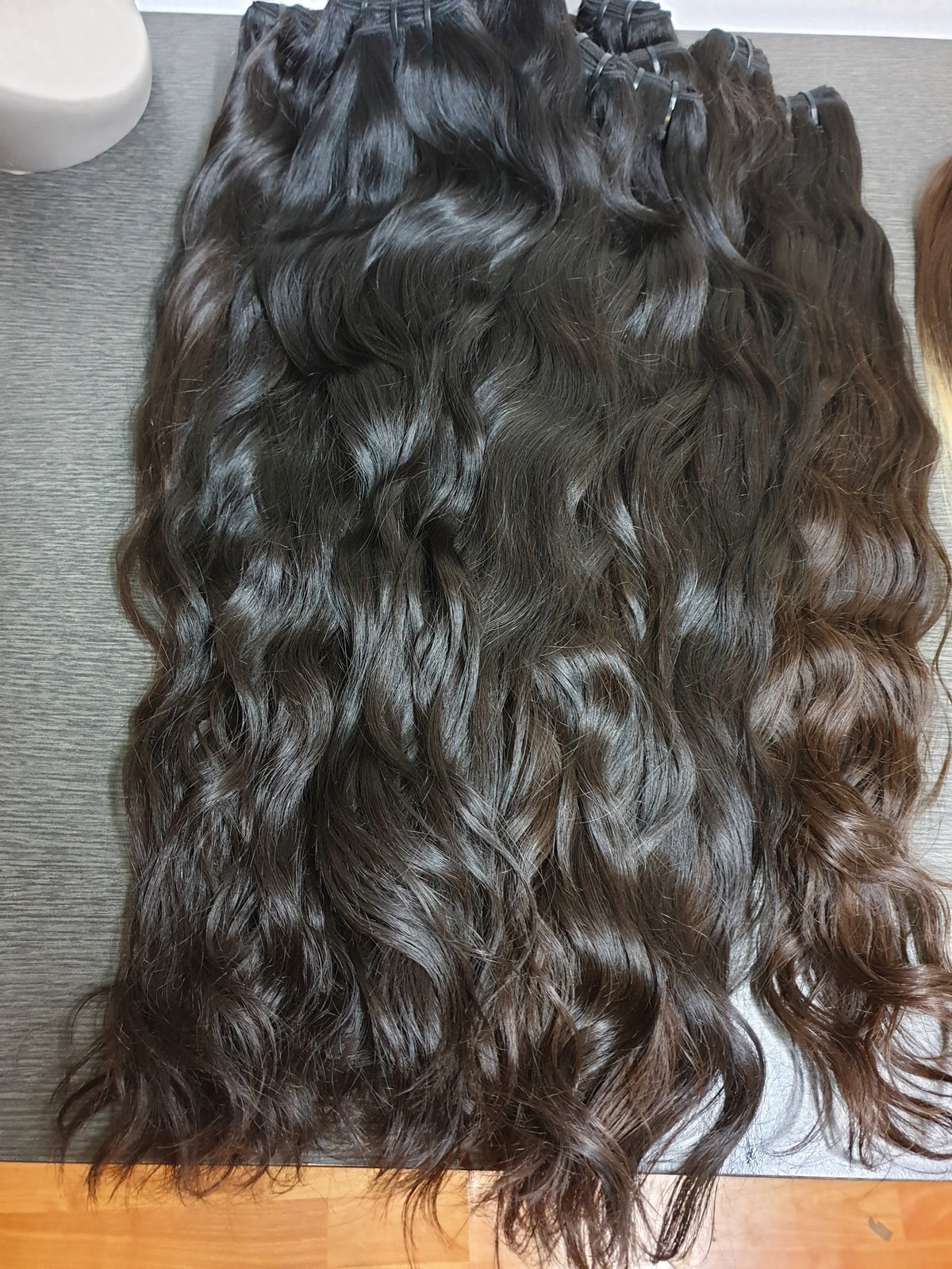 WAVY WEFT CHESTNUT NATURAL HAIR / CEPELLI ONDULATI TESSUTI CASTANO NATURALE